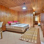 Hotel Orange *